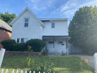 Foreclosed Home - 920 W 9th Street, 46016