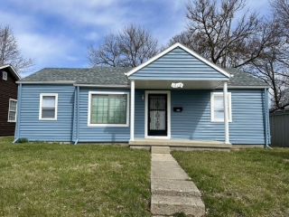 Foreclosed Home - 1618 W 17TH ST, 46016