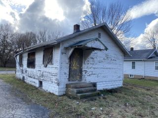 Foreclosed Home - 1624 W 22ND ST, 46016