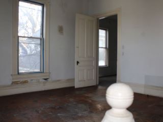 Foreclosed Home - 420 W 11TH ST, 46016