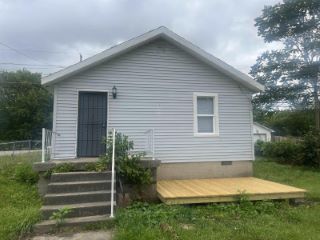 Foreclosed Home - 1719 W 21ST ST, 46016