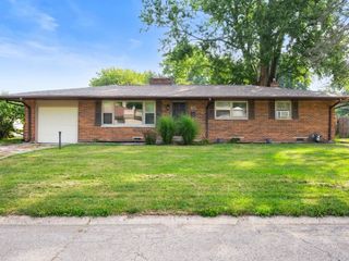 Foreclosed Home - 132 MILLCREEK DR, 46017