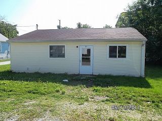 Foreclosed Home - 107 N WALNUT ST, 46031