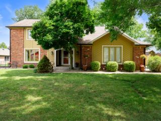 Foreclosed Home - 837 BRIDLE CT, 46032