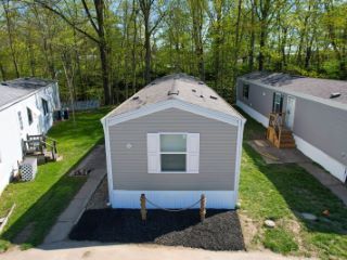 Foreclosed Home - 31 BLUE WATER DR, 46034
