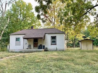 Foreclosed Home - 11811 W 750 N, 46035