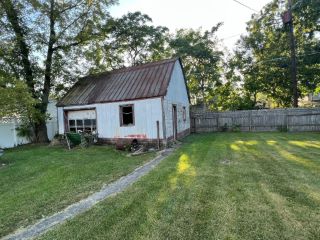 Foreclosed Home - 902 N ANDERSON ST, 46036