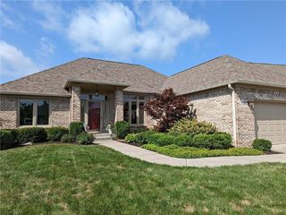 Foreclosed Home - 10637 GLENN CAIRN CT, 46037