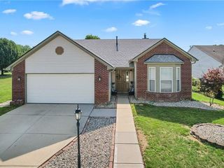 Foreclosed Home - 11829 SHADY MEADOW PL, 46037
