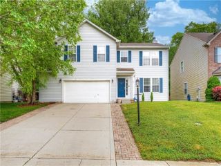 Foreclosed Home - 13579 SWEET BRIAR PKWY, 46038