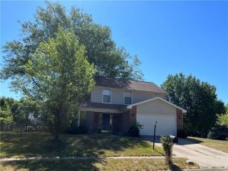 Foreclosed Home - 12201 COLBARN PL, 46038