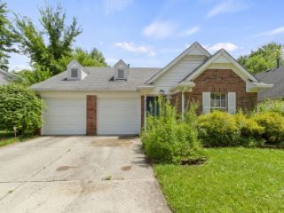 Foreclosed Home - 9726 SPRUCE LN, 46038