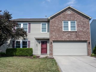 Foreclosed Home - 10094 SAPPHIRE BERRY LN, 46038