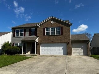 Foreclosed Home - 705 BREAKERS LN, 46040