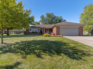 Foreclosed Home - 506 SWAN DR, 46040