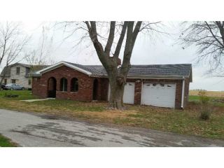 Foreclosed Home - 11040 E North St, 46041