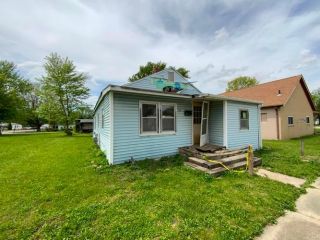 Foreclosed Home - 1102 Rowe St, 46041