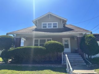 Foreclosed Home - 11 W BARNER ST, 46041
