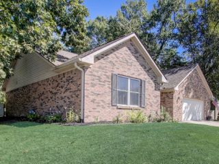Foreclosed Home - 2435 SHOREWOOD DR, 46052