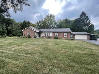 Foreclosed Home - 16323 CUMBERLAND RD, 46060