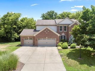 Foreclosed Home - 21564 ANCHOR BAY DR, 46062