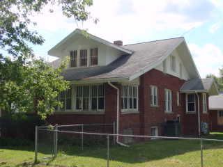 Foreclosed Home - 304 W MERIDIAN ST, 46068