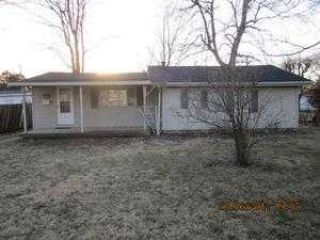 Foreclosed Home - 806 OAK ST, 46072