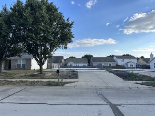 Foreclosed Home - 1035 WENDOVER AVE, 46074