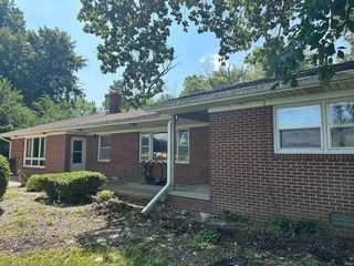 Foreclosed Home - 3459 E 650 N, 46076