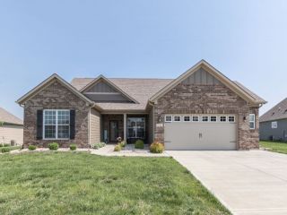 Foreclosed Home - 4148 HUNT CLUB PKWY, 46106
