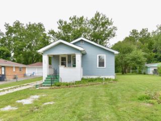 Foreclosed Home - 320 N 21ST AVE, 46107