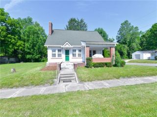 Foreclosed Home - 102 S MAIN ST, 46111