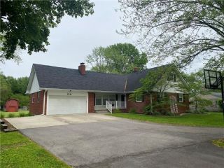 Foreclosed Home - 319 S SCHOOL ST, 46112