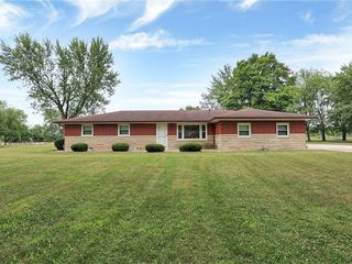 Foreclosed Home - 6935 E COUNTY ROAD 800 N, 46112