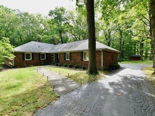 Foreclosed Home - 4311 FOREST DR, 46112