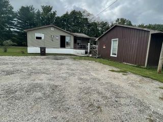 Foreclosed Home - 887 E STATE ROAD 42, 46120