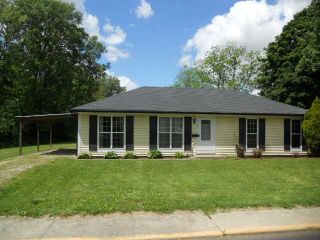 Foreclosed Home - 212 S KENTUCKY ST, 46122