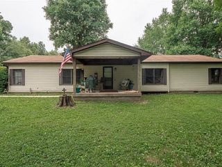 Foreclosed Home - 972 S COUNTY ROAD 525 W, 46122