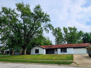 Foreclosed Home - 19 DANRIDGE DR, 46122