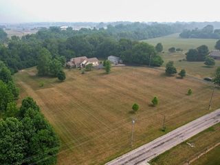 Foreclosed Home - 1086 W COUNTY ROAD 100 S, 46122