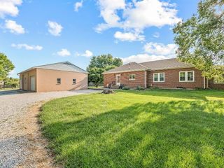 Foreclosed Home - 7609 E COUNTY ROAD 200 N, 46123