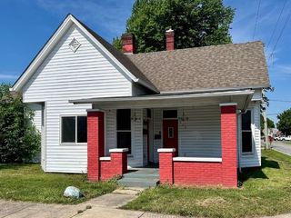 Foreclosed Home - 112 N WALNUT ST, 46124