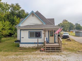 Foreclosed Home - 212 W BURNSIDE AVE, 46126