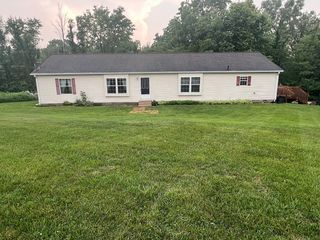 Foreclosed Home - 5291 E COUNTY ROAD 300 N, 46128