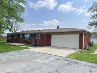 Foreclosed Home - 4183 N STATE ROAD 9, 46140