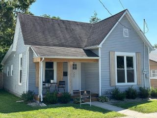 Foreclosed Home - 227 GROVE ST, 46140