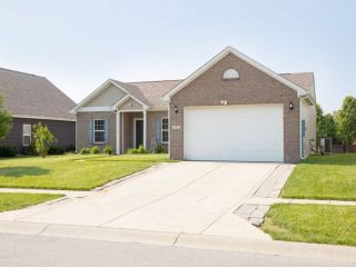 Foreclosed Home - 841 CHERRY TREE LN, 46143