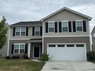 Foreclosed Home - 2832 BARNES CT, 46143