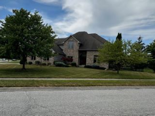 Foreclosed Home - 3256 WATERSIDE CT, 46143
