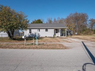 Foreclosed Home - 370 W DOUGLAS ST, 46151